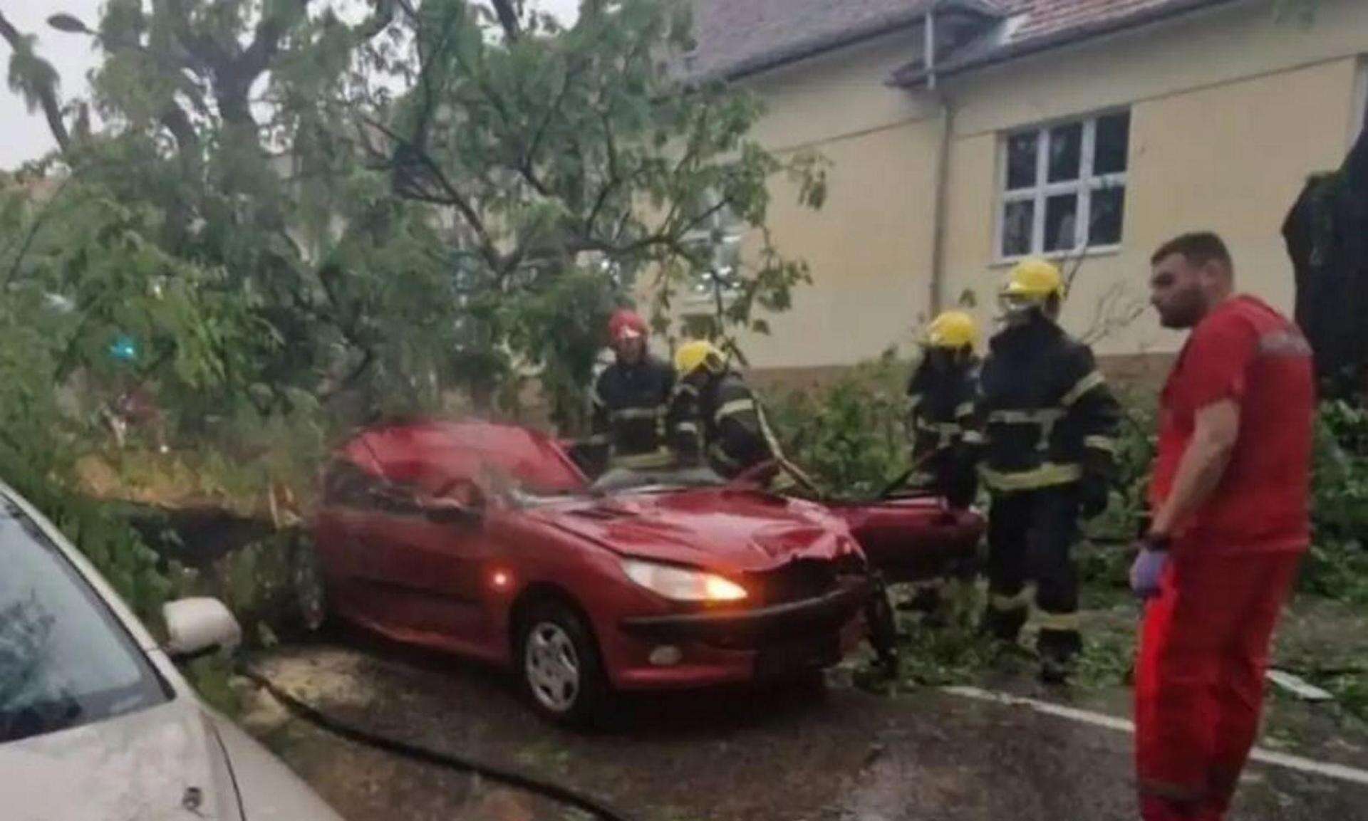 Nawałnice sieją spustoszenie Burza zabiła kobietę! Grad jak kamienie, ulice zmienione w rzeki