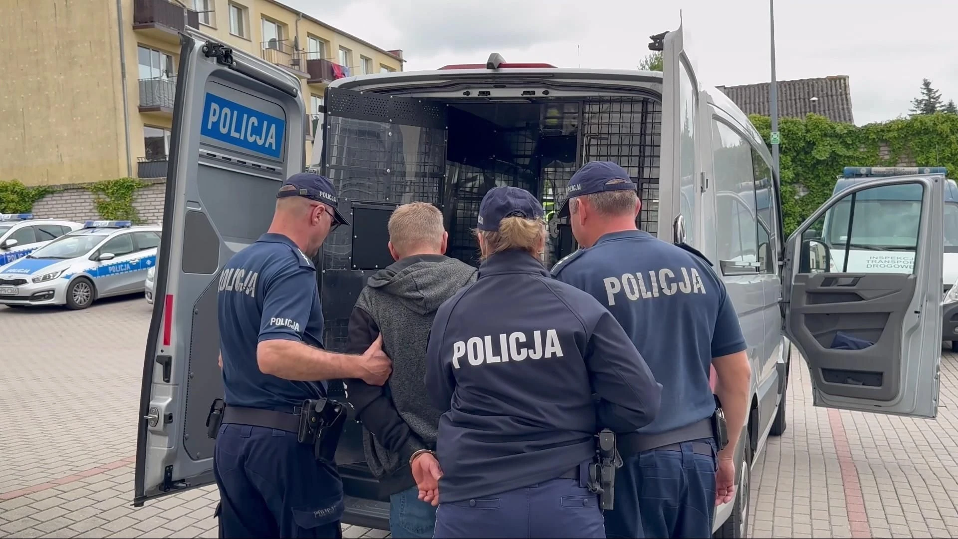 Rodzinny horror! Zgotował żonie piekło w dniu urodzin. Dusił ją taśmą, wszystko na oczach dzieci!