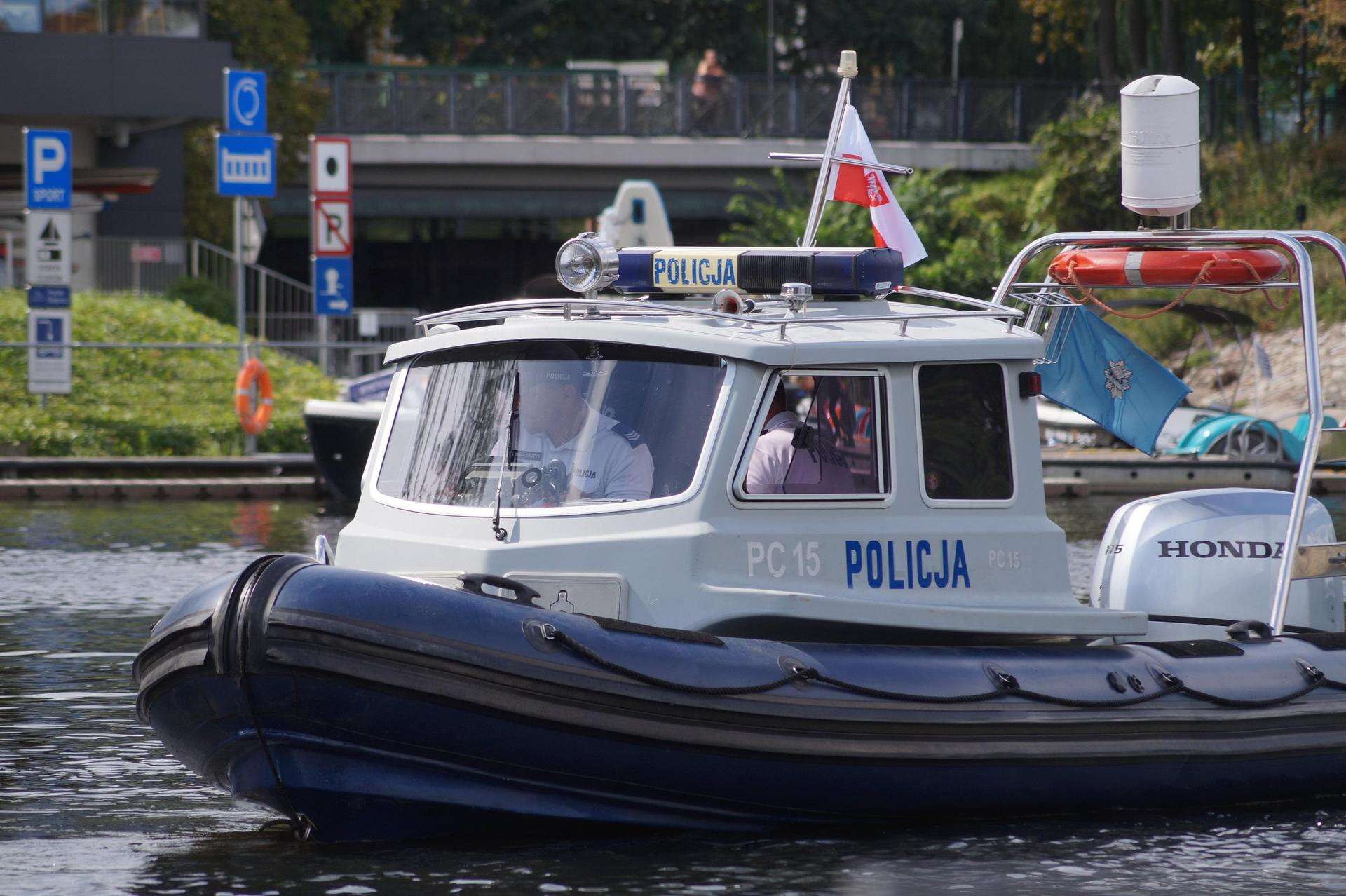 Służby w akcji Porwał go nurt i zniknął pod wodą. Poszukiwania mężczyzny na Odrze