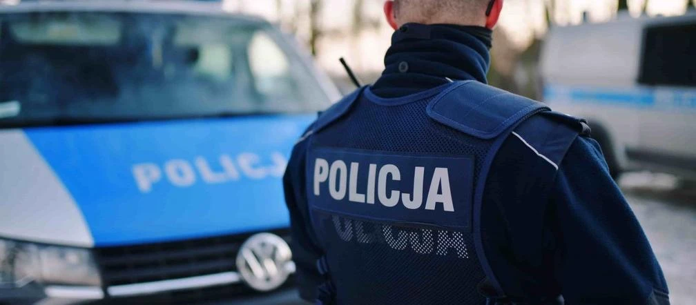 Prawomocny wyrok Agresorzy za kratami! Uderzyli policjanta za brak maseczki