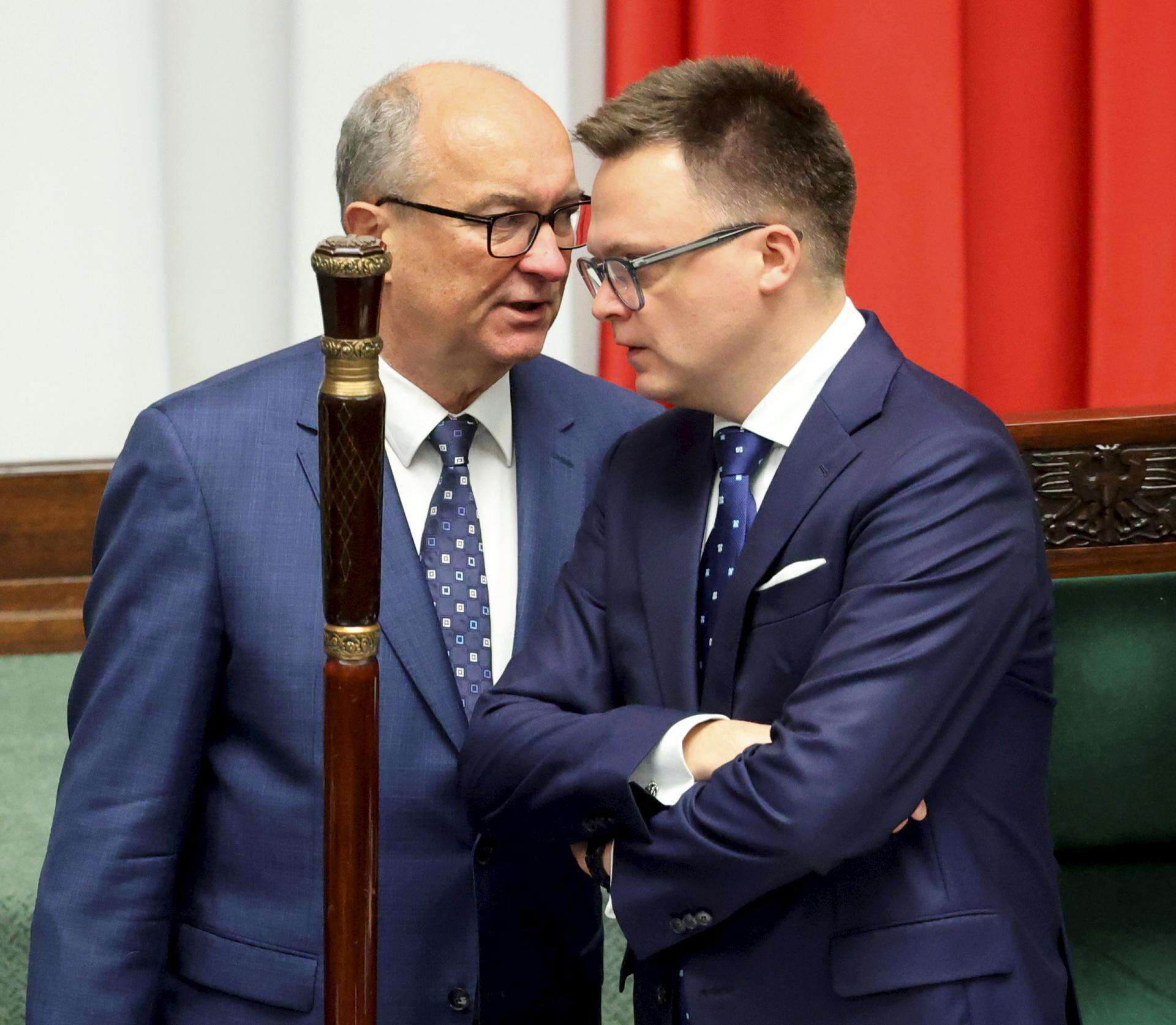 Walka Lewicy o marszałka Hołownia może pozostać marszałkiem do końca kadencji? Zaskakujący scenariusz