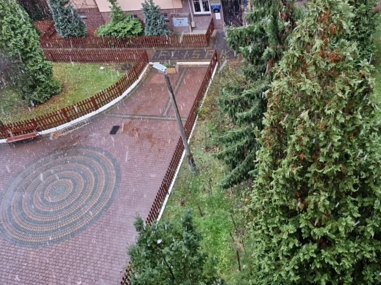 Niepewna pogoda Opady śniegu w Toruniu! To nie koniec, kolejne ostrzeżenie