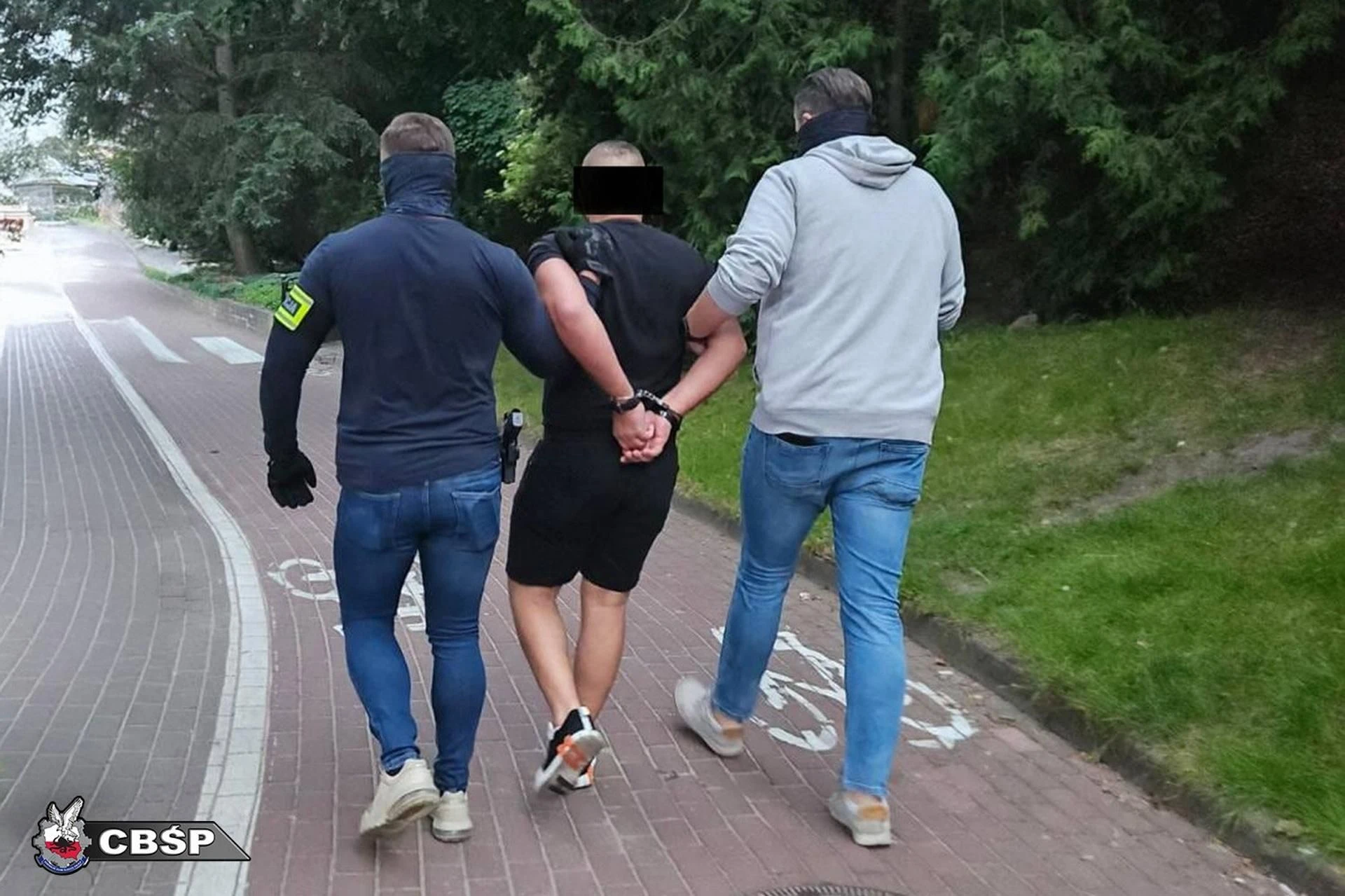 Wielka akcja służb! CBŚP rozbija agencję towarzyską. Zatrzymano 15 osób