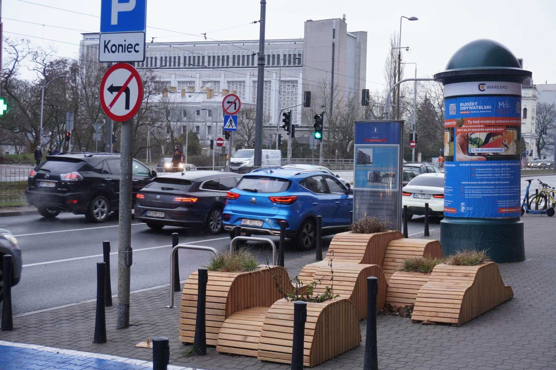 BUDŻET OBYWATELSKI Nowa strefa relaksu w Warszawie. Ławki wśród spalin i przejeżdżających aut