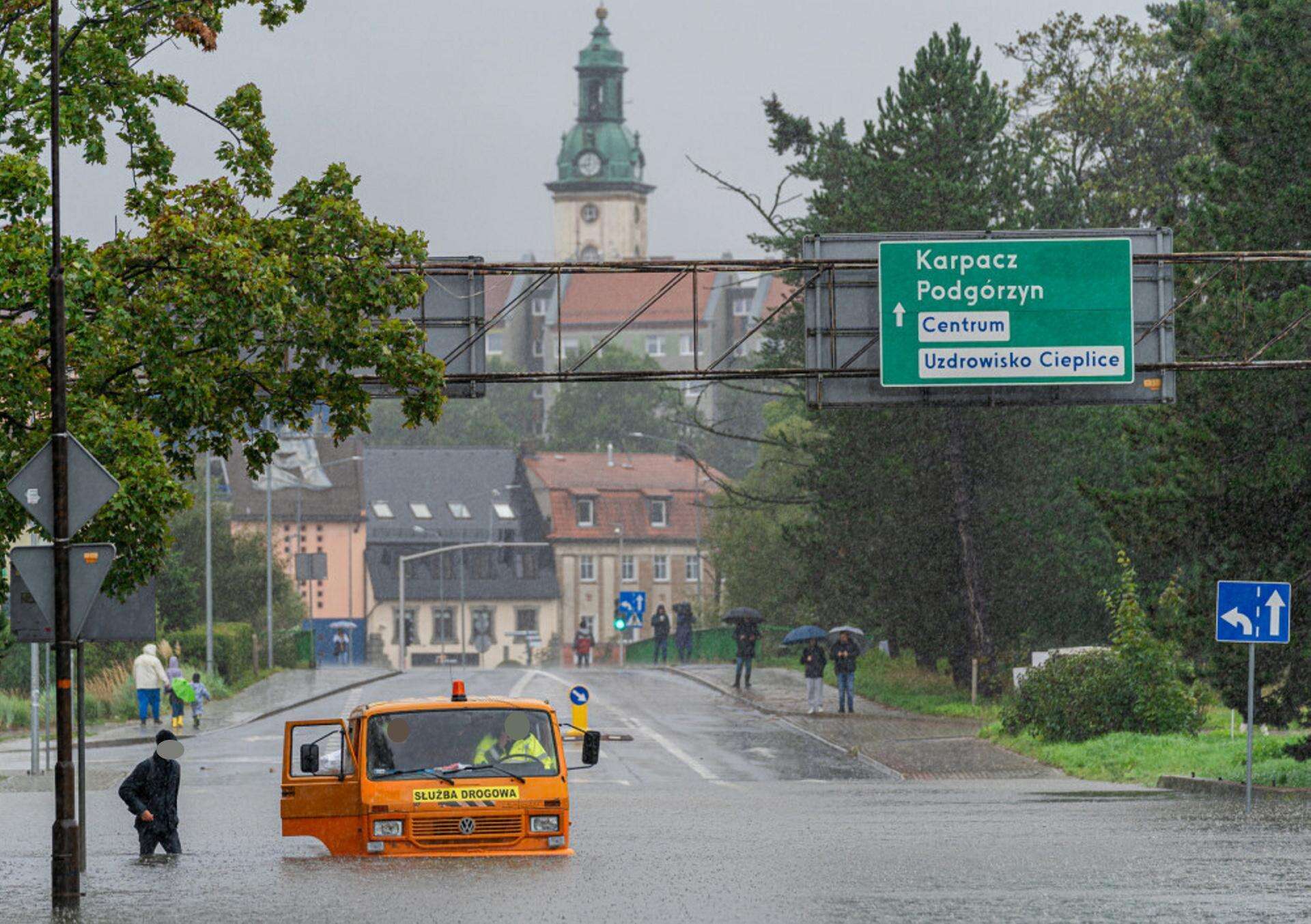 Nowe fakty Rozkopali wał, żeby ratować ośrodek wypoczynkowy? Spółka zaprzecza, prokurator ruszy…