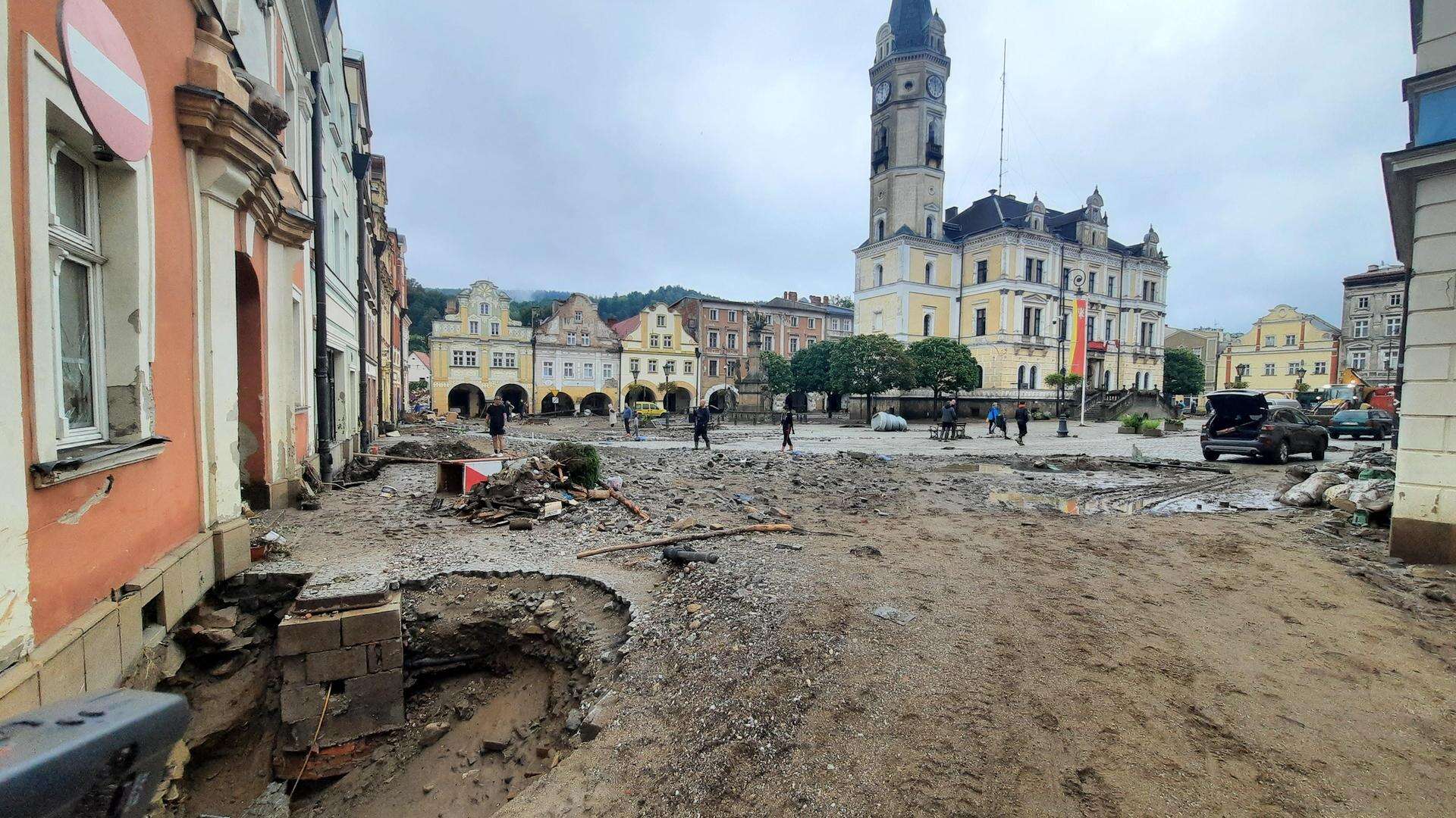 Jest decyzja prokuratury Sześciu policjantów zatrzymało 22-latka za wpis na Facebooku. Nagły zwrot w sprawie