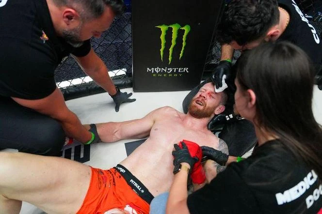 MMA! Paskudna kontuzja i brutalny nokaut na KSW 94 w jednym! Posłał Prasela na deski potę…