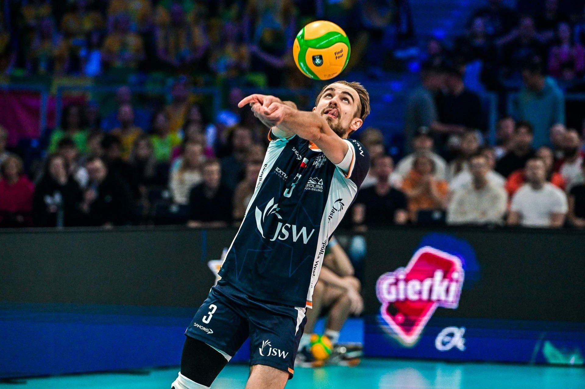 Załamany gracz z Jastrzębia 13 lat w jednym klubie i taki pech na sam koniec. Reprezentacyjny siatkarz w rozpaczy
