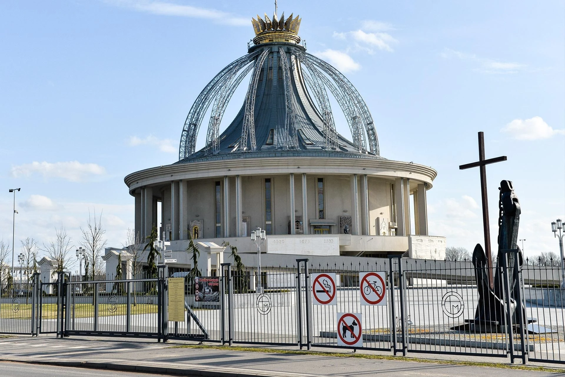 RANKING Co architekt miał na myśli? Tak wyglądają najdziwniejsze kościoły w Polsce. Na liści…