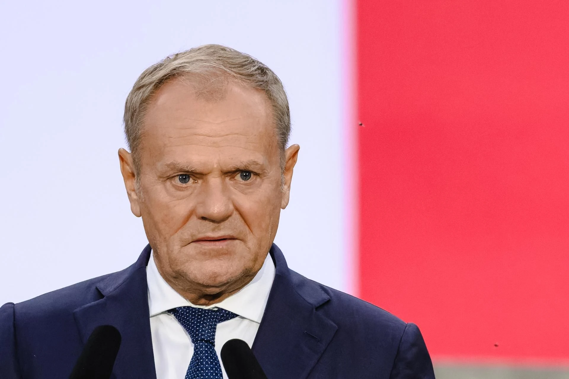 o co chodzi? Nietypowy pozew od firmy z Sanoka dotarł do Donalda Tuska! 