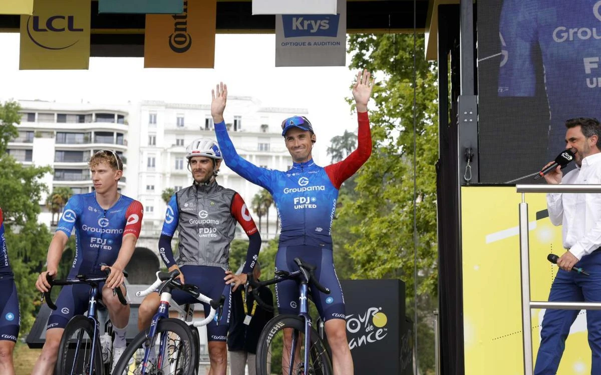 Tour de France : « Il n’a jamais été aussi fort qu’actuellement. » La famille de Cyril Barthe, l’enfant du pays, est venue le supporter à Pau [VIDEO]