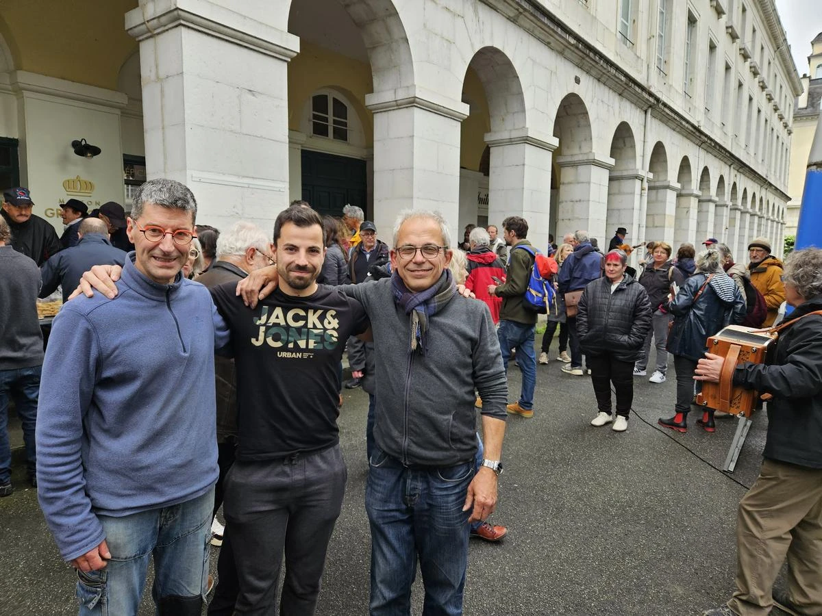 Clin d’œil à Pau : c’était le dernier marché pour deux étaliers de la place Gramont