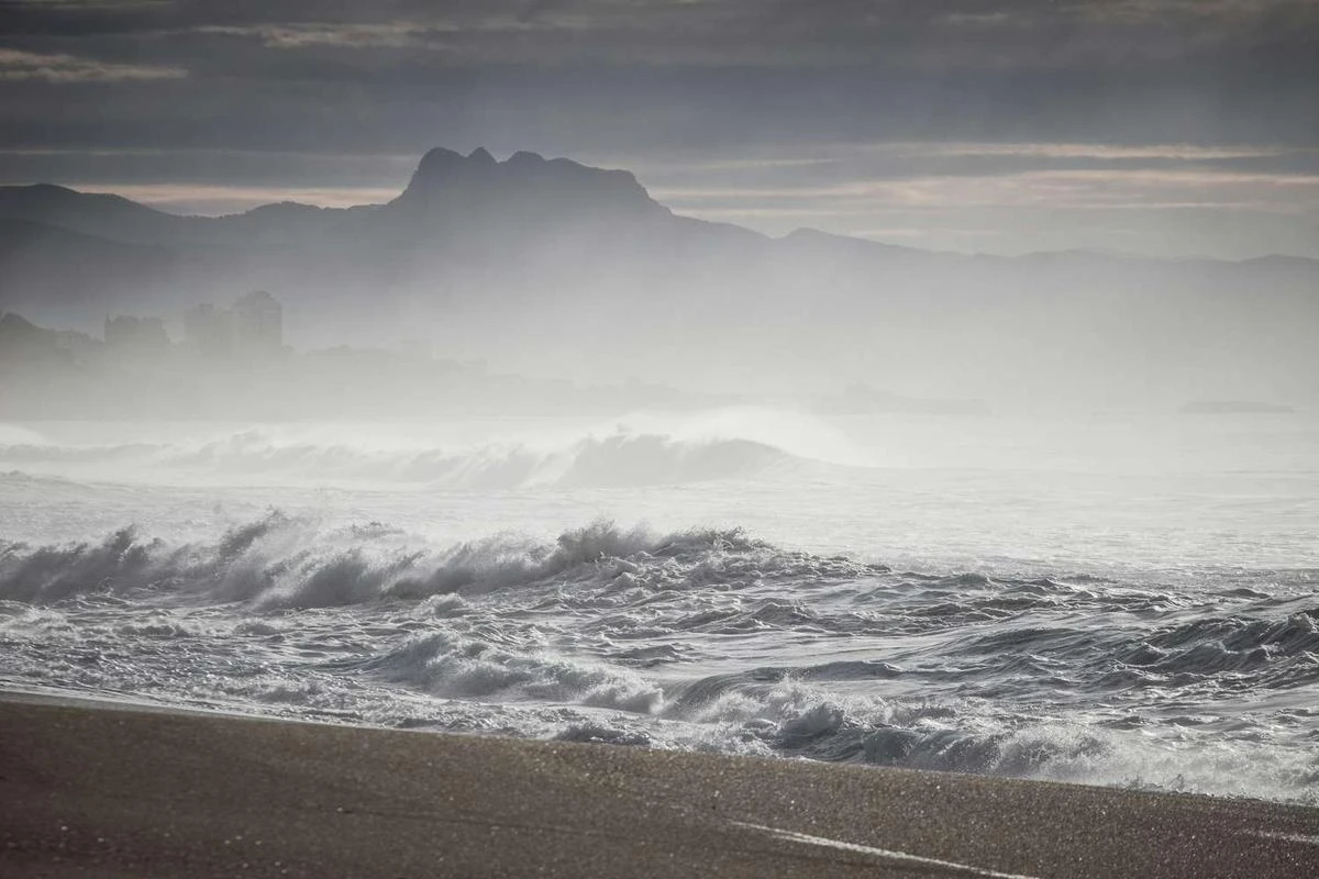En vidéo. La houle « cyclonique » et ses vagues de 4 à 5 m sur les côtes atlantiques