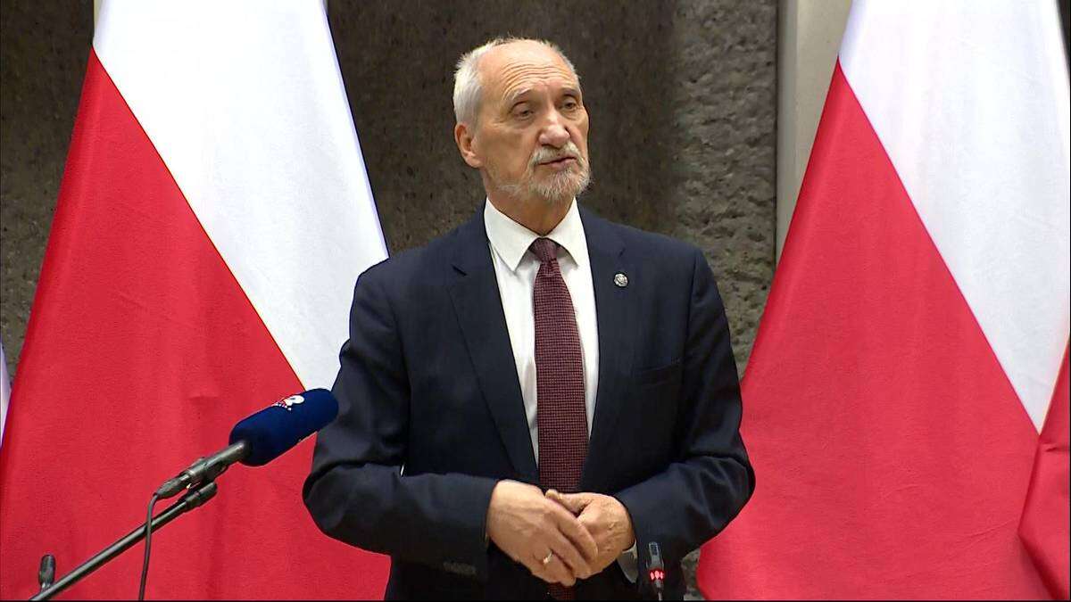 Prokuratura sprawdzi podkomisję smoleńską. Macierewicz odpiera zarzuty