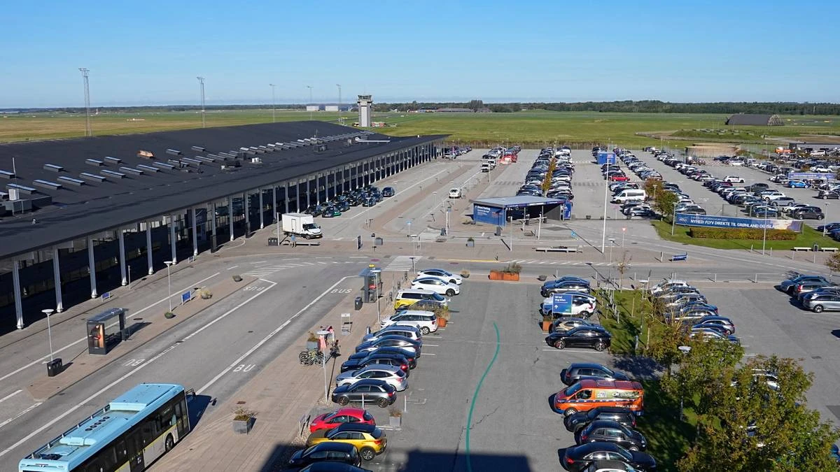Dron nad duńskim lotniskiem Aalborg. Przestrzeń powietrzna zamknięta