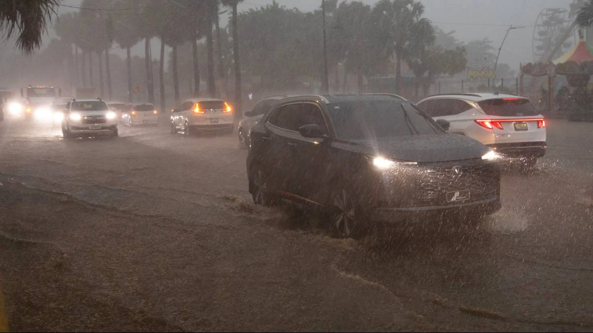 Nieczynne lotniska, otwarte schrony. Karaiby gotowe na kataklizm
