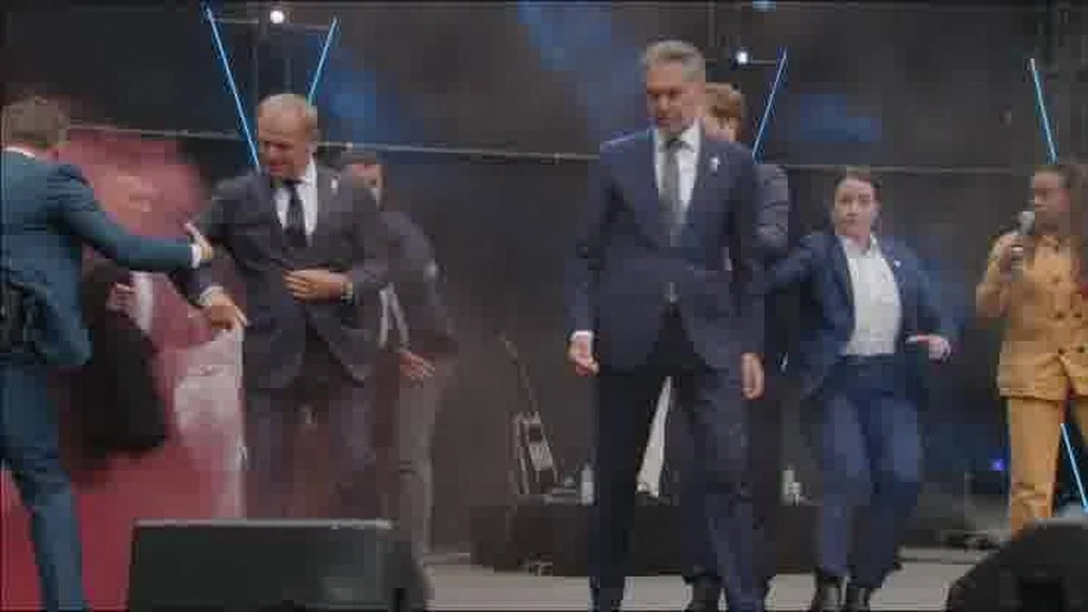 Incydent podczas spotkania z Tuskiem w Holandii. Interweniowała ochrona