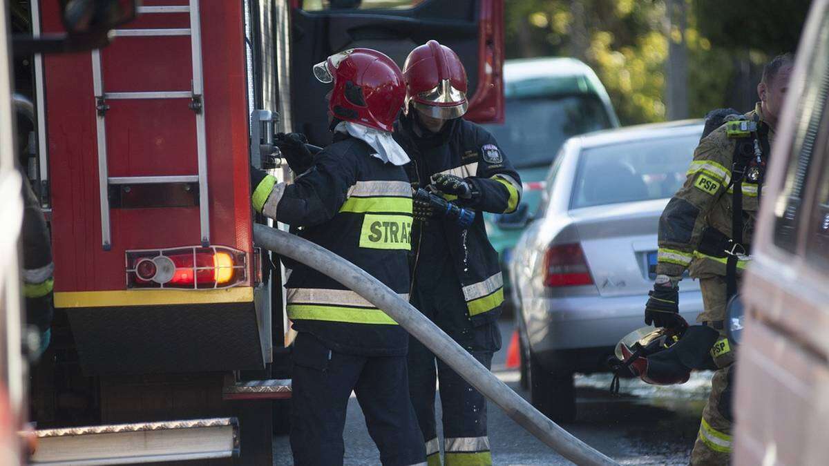 Nocny pożar bloku. Pilna ewakuacja, nie żyje jedna osoba