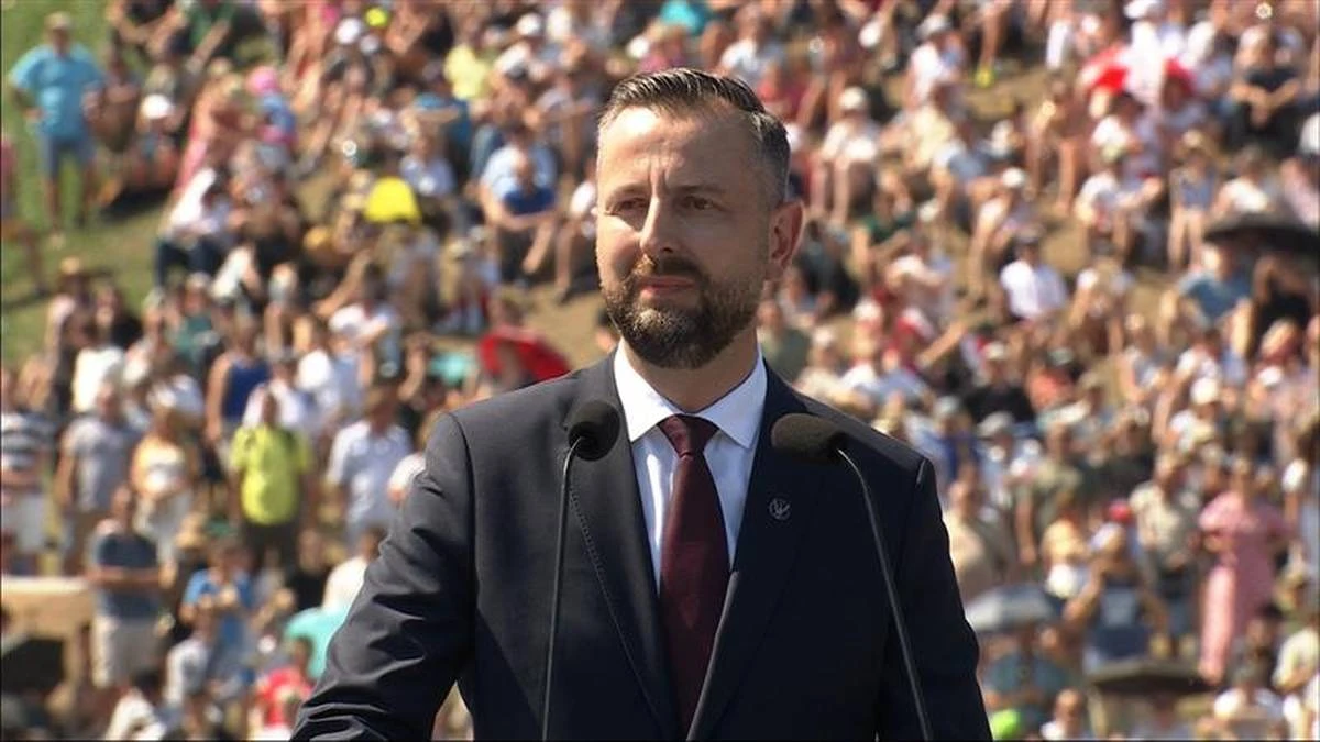 Uroczysta defilada w Warszawie. 
