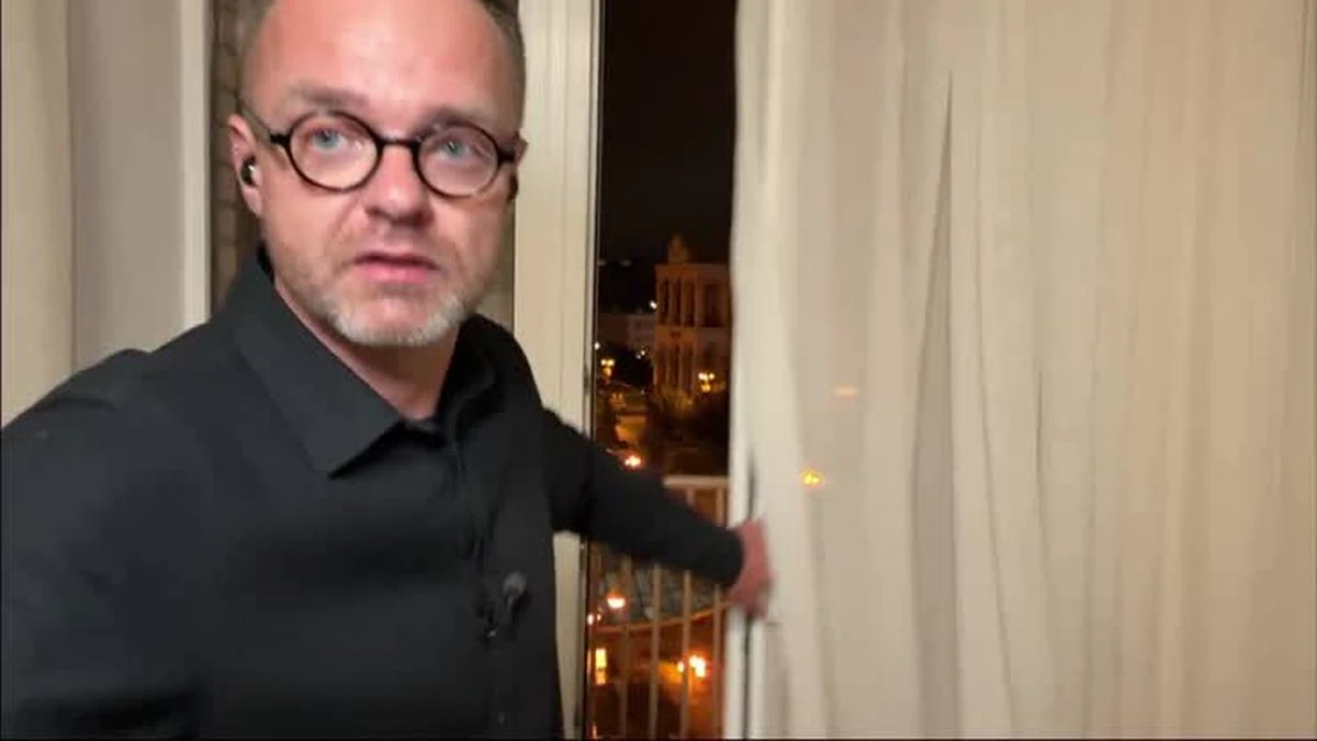 Reporter ewakuował się podczas wejścia na żywo. Widzowie usłyszeli wybuch