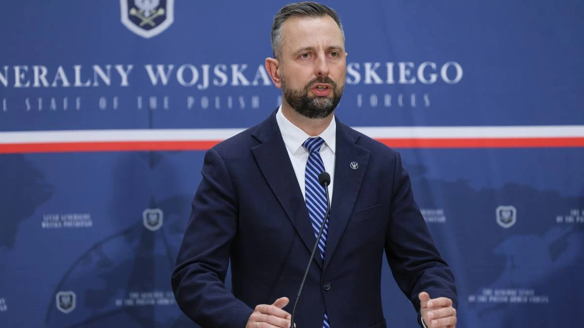 Alert gotowości dla służb. Szef MON przerywa wizytę i wraca do kraju