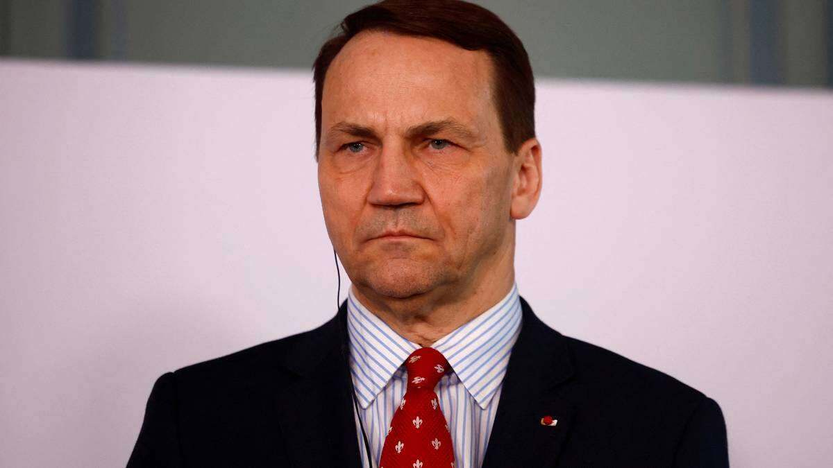 Sikorski grzmi. 