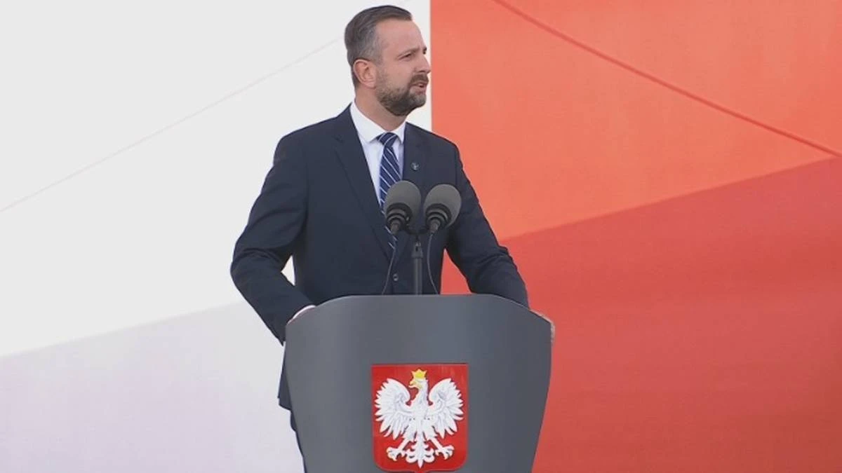 Krzyki i gwizdy w stronę szefa MON. Odpowiedział zebranym