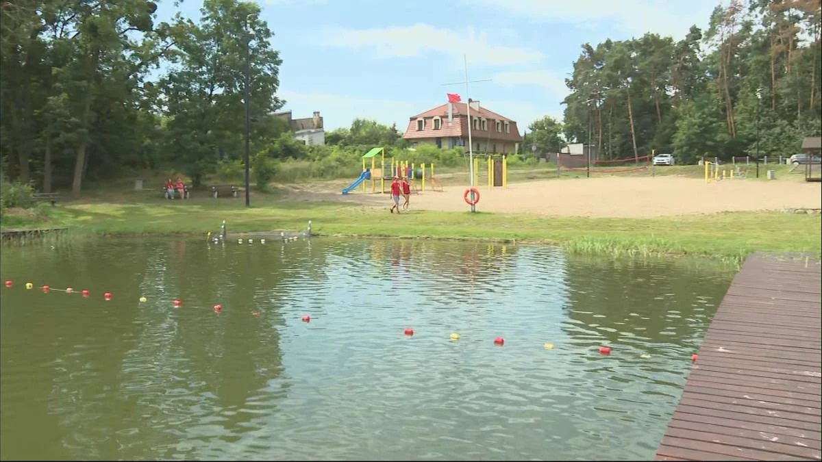 Sinice zakwitły, kąpieli nie ma. Kolejne jezioro na mapie