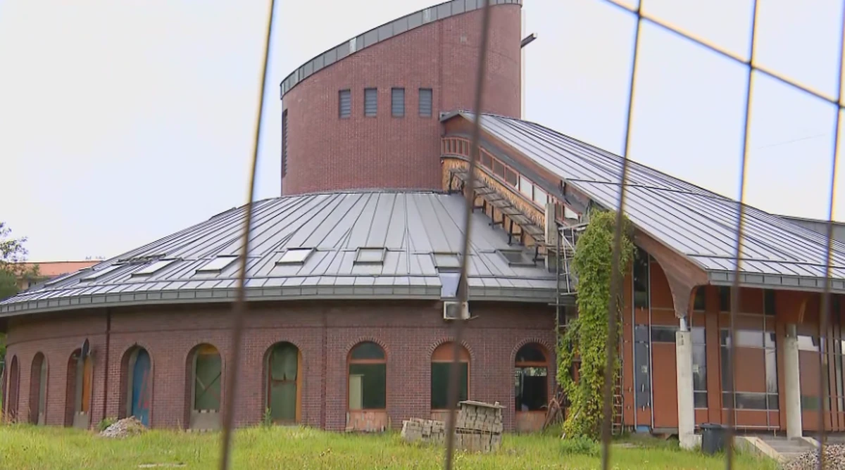 Proboszcz zadłużył parafię na setki tysięcy złotych. Wierni boją się licytacji
