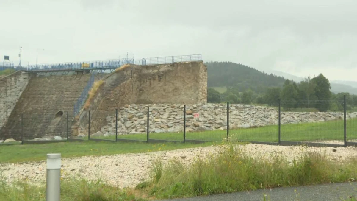 Boją się powtórki wielkiej powodzi. Tama w Stroniu Śląskim 