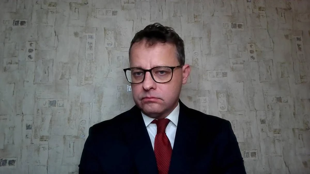 Romanowski bez azylu? Rywal Orbana daje 