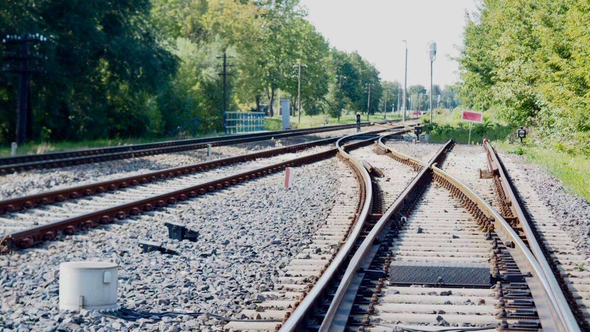 Tragedia na niestrzeżonym przejeździe. Są ofiary