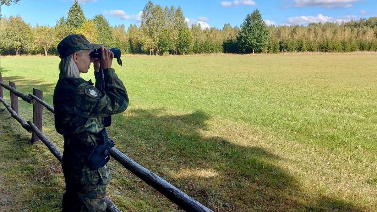 Polacy ocenili służby. Historyczny wynik jednej formacji