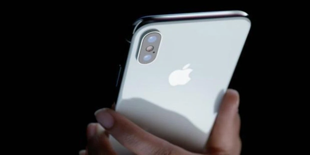 Cuidado con las actualizaciones: estos son los peligros que corres si no mantienes al día tu 'smartphone'