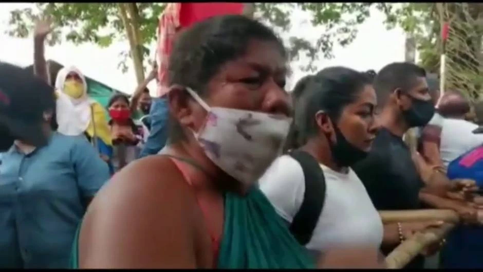 Enfrentamientos entre policía e indígenas en desalojo de un campamento  en el Amazonas