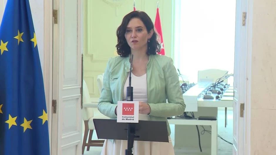 Ayuso entrega la Medalla Internacional de la Comunidad al presidente del CdR