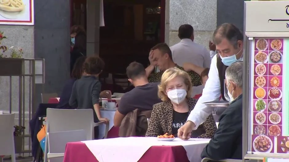 El cierre de Madrid favorece a la hostelería durante el puente de Todos los Santos