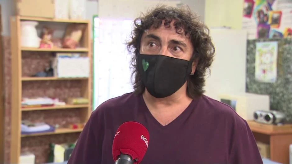 Los vecinos de Villaverde Alto se muestran 