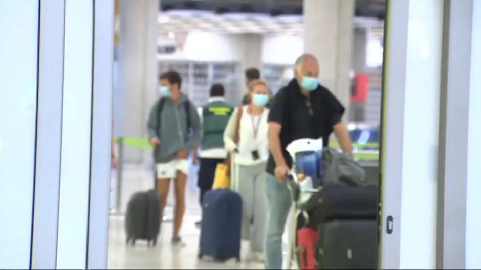 España exigirá a los viajeros de países de riesgo una PCR negativa en las últimas 72 horas