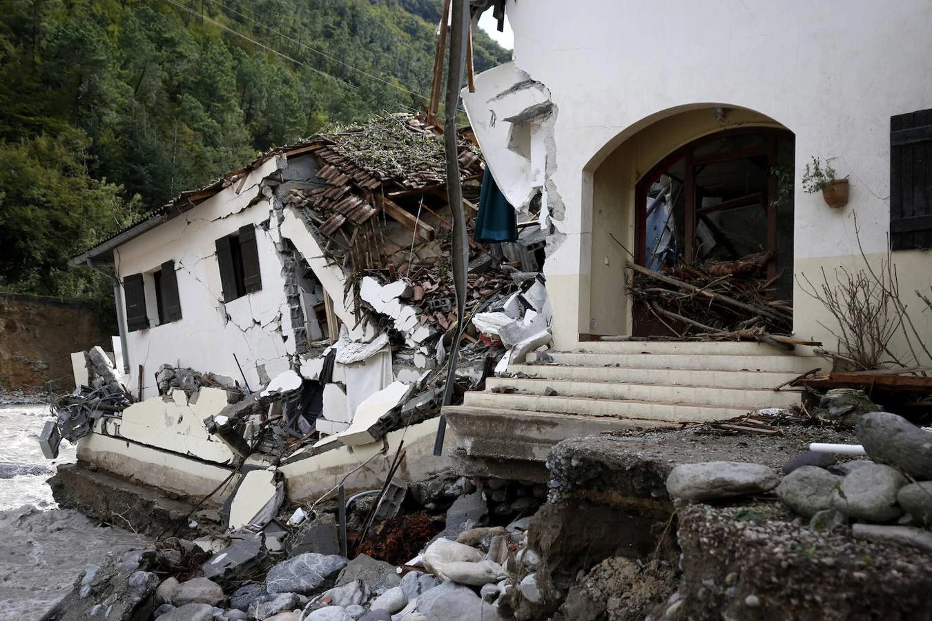 En imágenes: los destrozos que ha dejado la tormenta Alex a su paso por Francia