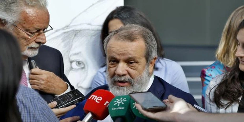 El Defensor del Pueblo celebra que la Ley de la Infancia prohíba la sujeción mecánica en centros de menores