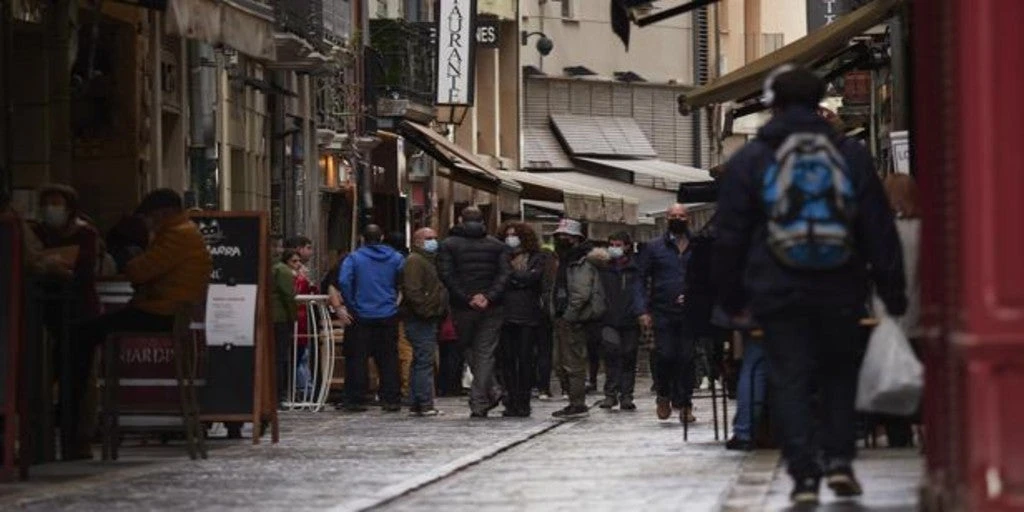 Navarra y Cataluña impulsan nuevas restricciones ante una «situación crítica» en los próximos días