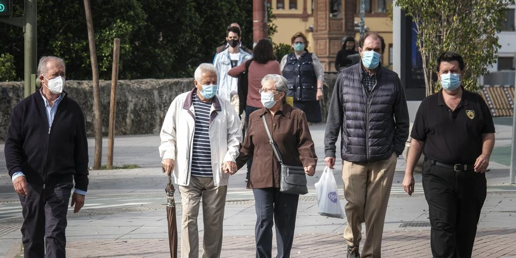 Francia suprime el toque de queda el sábado y el uso de mascarillas en la calle el jueves