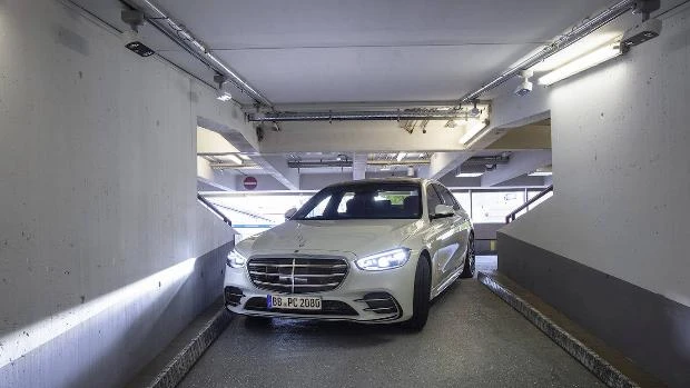 El coche autónomo ya hace de taxi  y pronto aparcará solo 