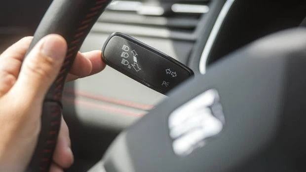 La DGT avisa: Cómo evitar un accidente con solo mover un dedo