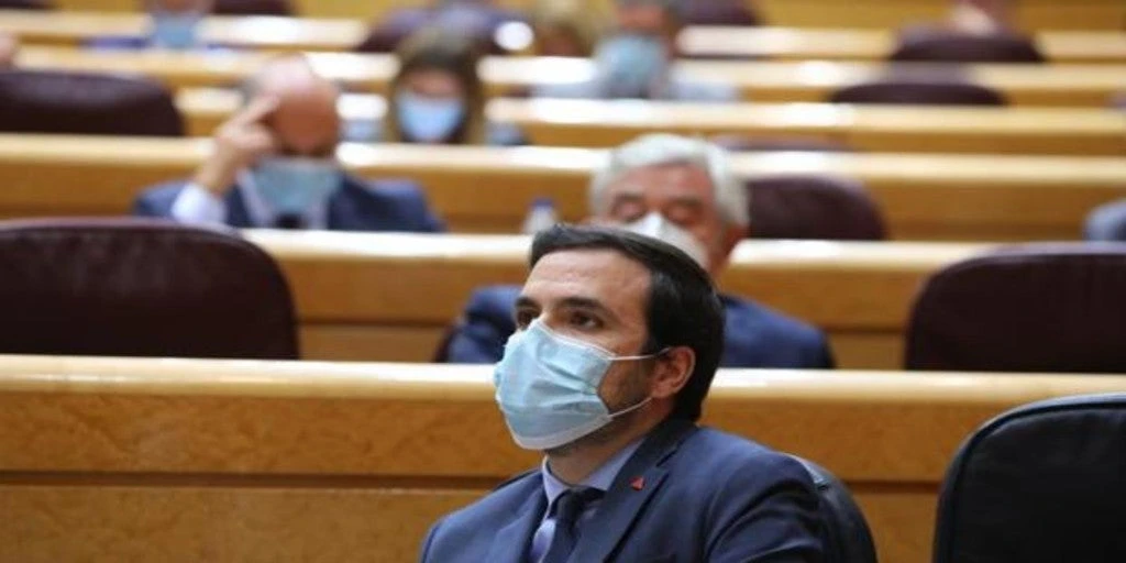 Alberto Garzón avanza una bajada del precio máximo de las mascarillas sin precisar el importe