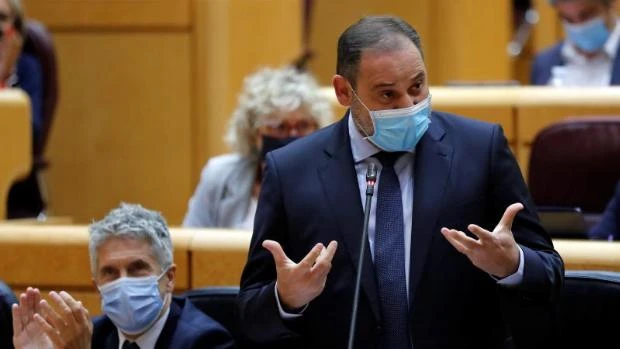Ábalos acusa al PP de haber contratado también a Ignacio Carnicero, amigo de Sánchez