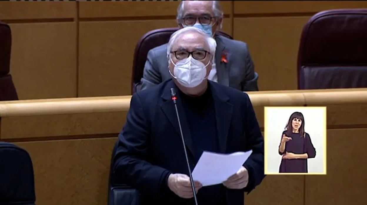 Manuel Castells: «Universidades no tiene competencia ni quiere tener competencia»