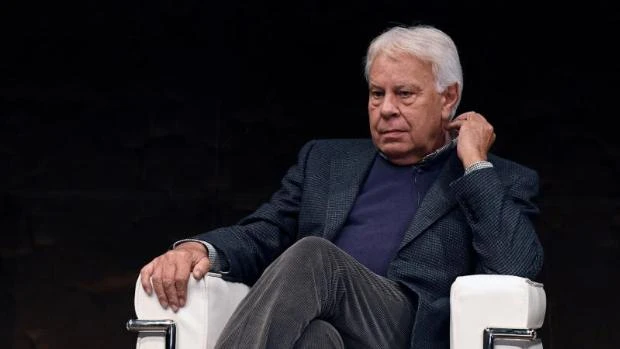 González asegura que cambiar la Monarquía por esa «republiqueta» que «pregona» Iglesias destruiría España