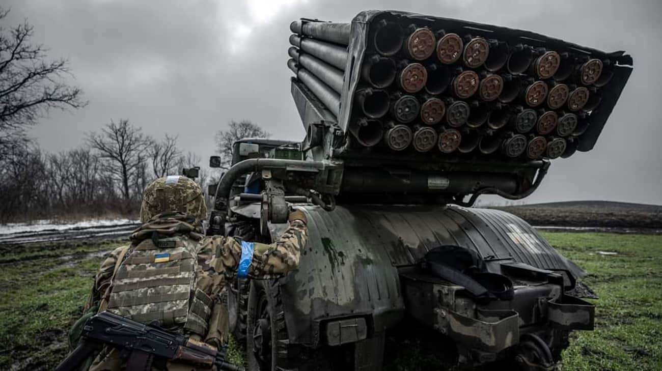 Росіяни понад сто разів атакували 3 напрямки фронту та штурмували позиції ЗСУ на Курщині